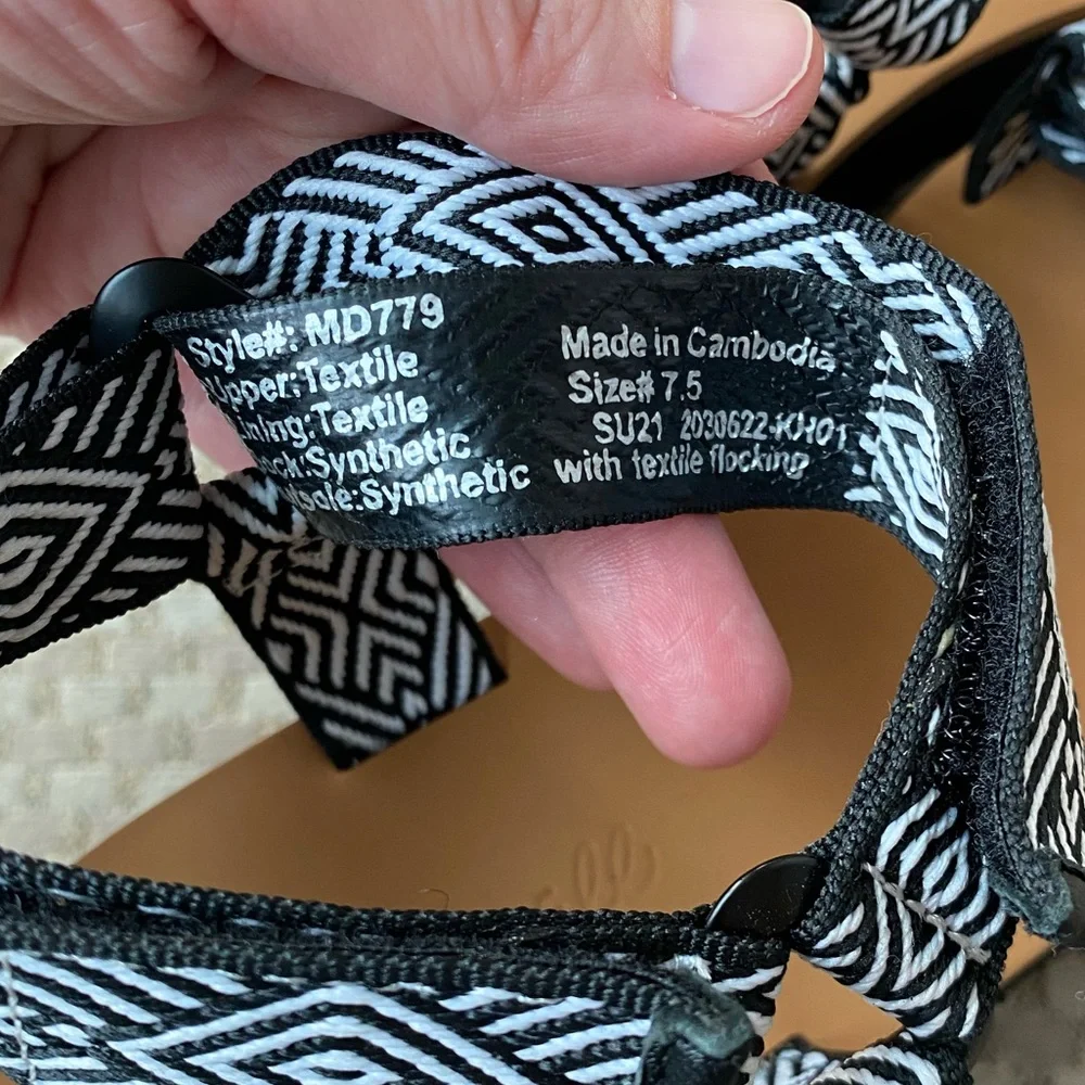 Madewell the Resourced Maggie black and white abstract strappy sandals size 7.5